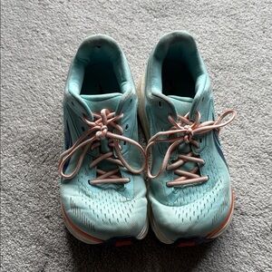Altar running shoes women’s 9
